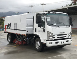 扫路车