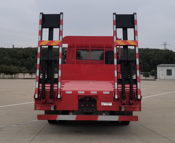 東風(fēng)牌EQ5189TPBL6D31平板運(yùn)輸車公告圖片