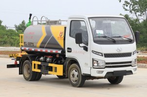 绿化喷洒车