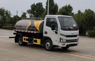吸粪车