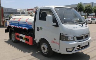 吸粪车