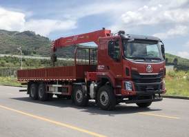 随车起重运输车