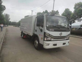 吸尘车