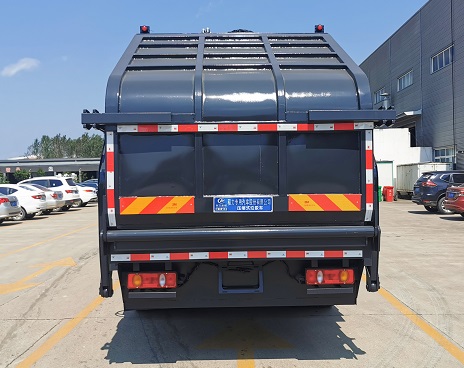 程力威牌CLW5183ZYS6WL壓縮式垃圾車公告圖片