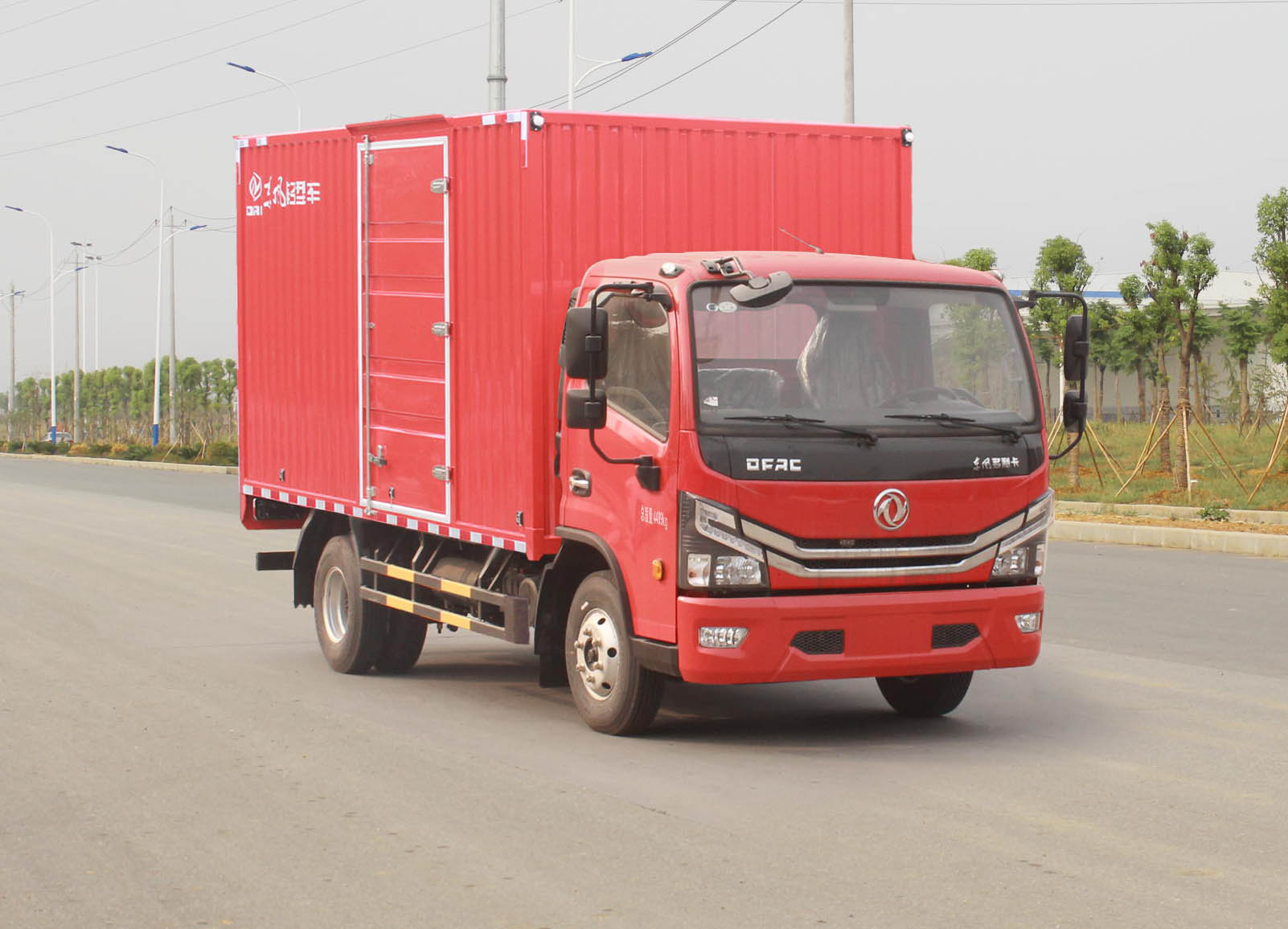 东风牌EQ5041XXY8CDBAC厢式运输车