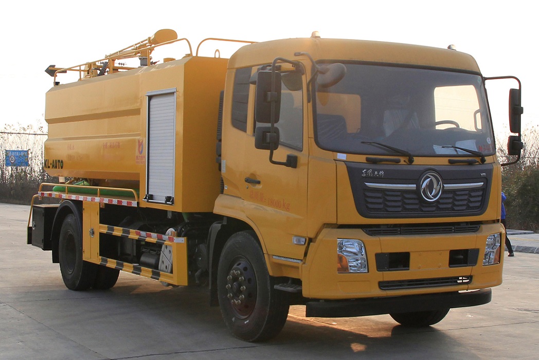 KLF5181GQWD6型清洗吸污车图片