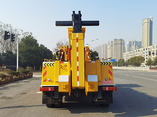 龙牧双星牌LMX5180TQZZZ6N清障车公告图片
