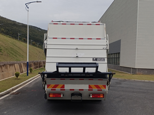 福龍馬牌FLM5251ZYSSZ6壓縮式垃圾車公告圖片