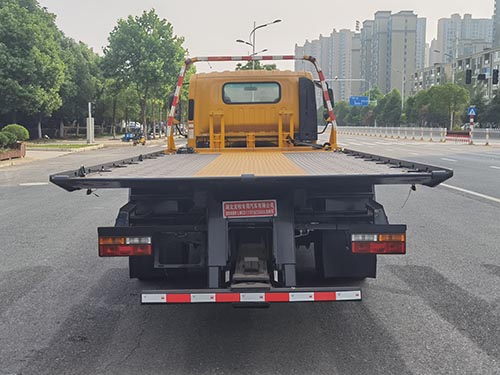 龙牧双星牌LMX5110TQZCGC6清障车公告图片