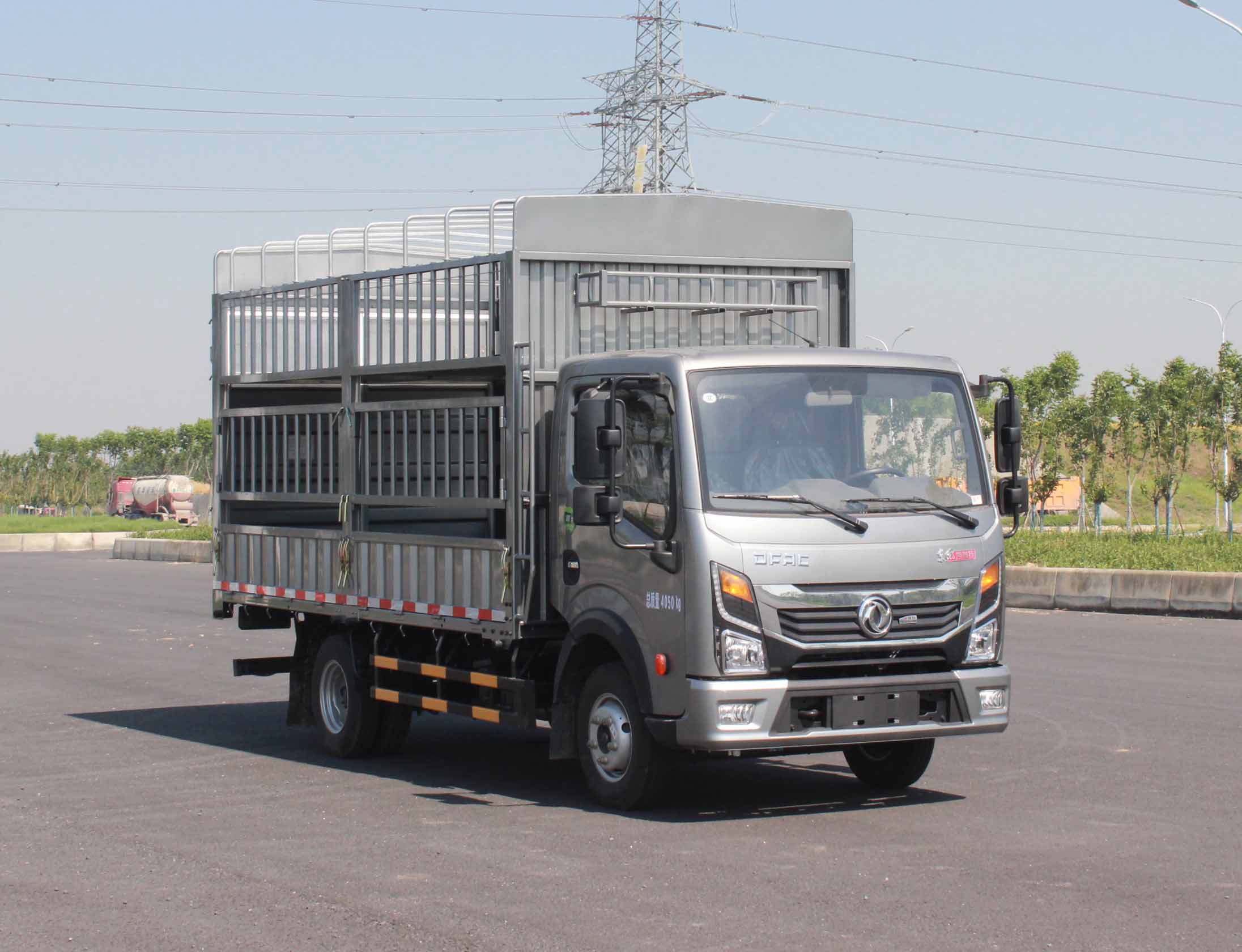 东风牌EQ5040CCY3CQFAC仓栅式运输车公告图片
