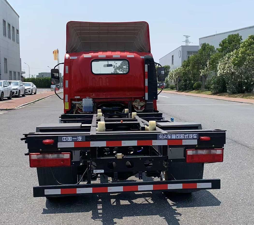 解放牌CA5049ZKXP40K41L2E6A84車(chē)廂可卸式汽車(chē)公告圖片