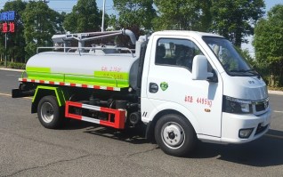 吸粪车