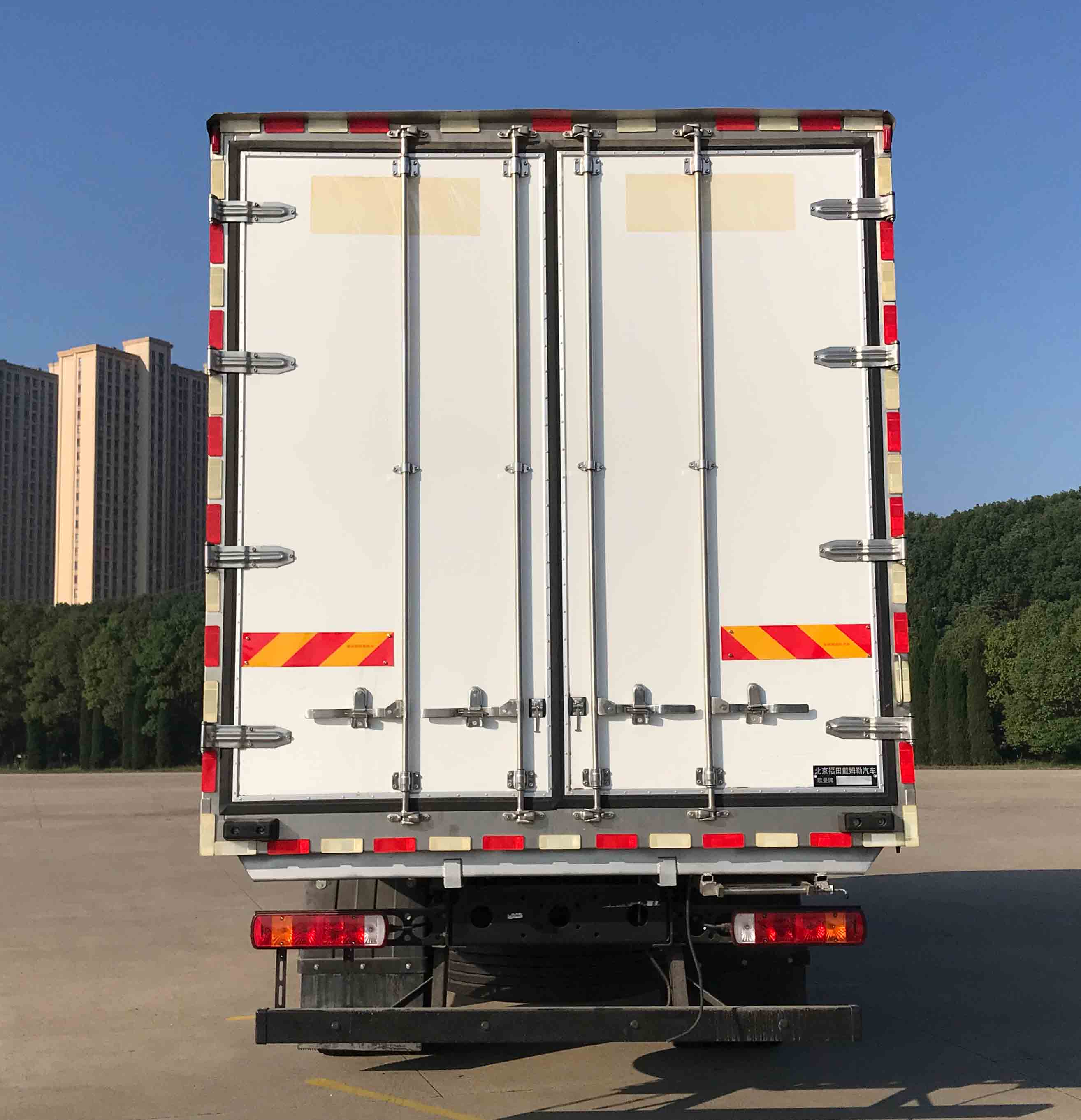 欧曼牌BJ5181XLCY6AKL-02冷藏车公告图片