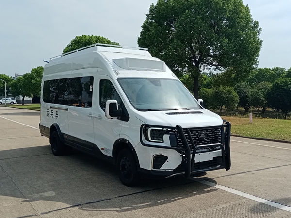 JX5045XYBML26型运兵车图片