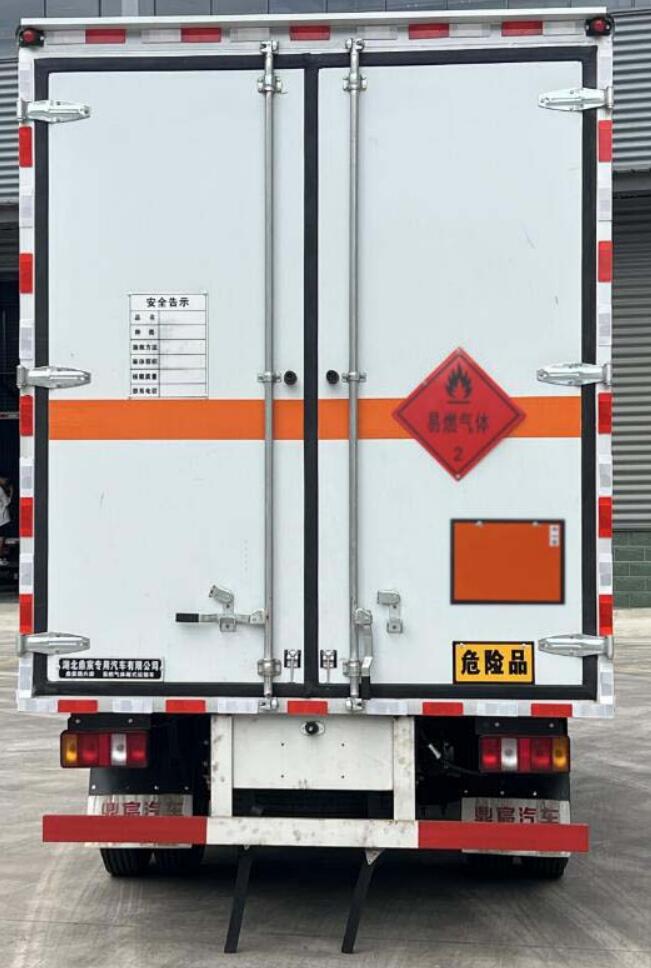 鼎宸腾兴牌DCZ5043XRQSH6易燃气体厢式运输车公告图片