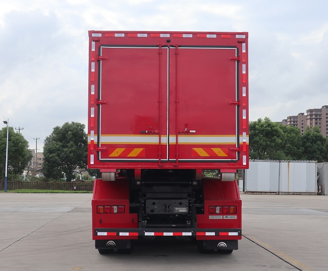 宇通牌ZK5249TXFZX100/D61自装卸式消防车公告图片