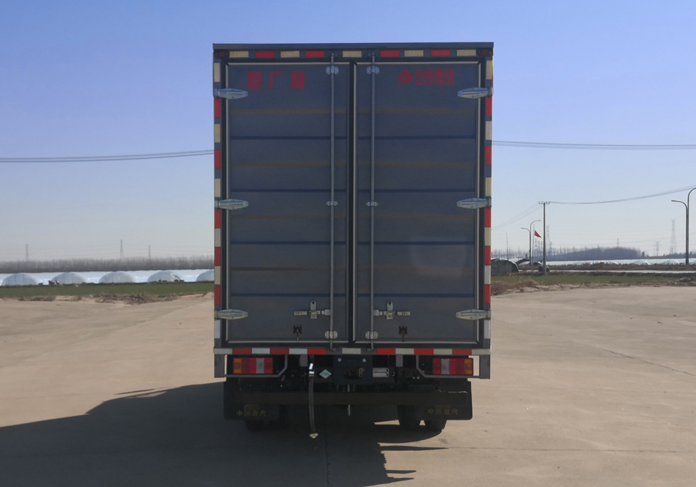 豪沃牌ZZ5047XXYF3515F145D厢式货车公告图片