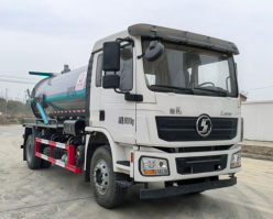 吸污车