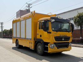 大流量排水抢险车