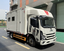 旅居车