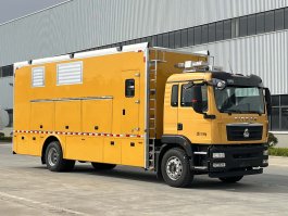 大流量排水抢险车