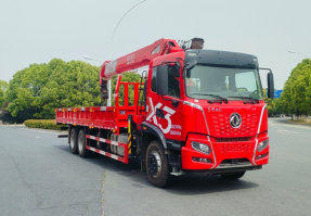 随车起重运输车