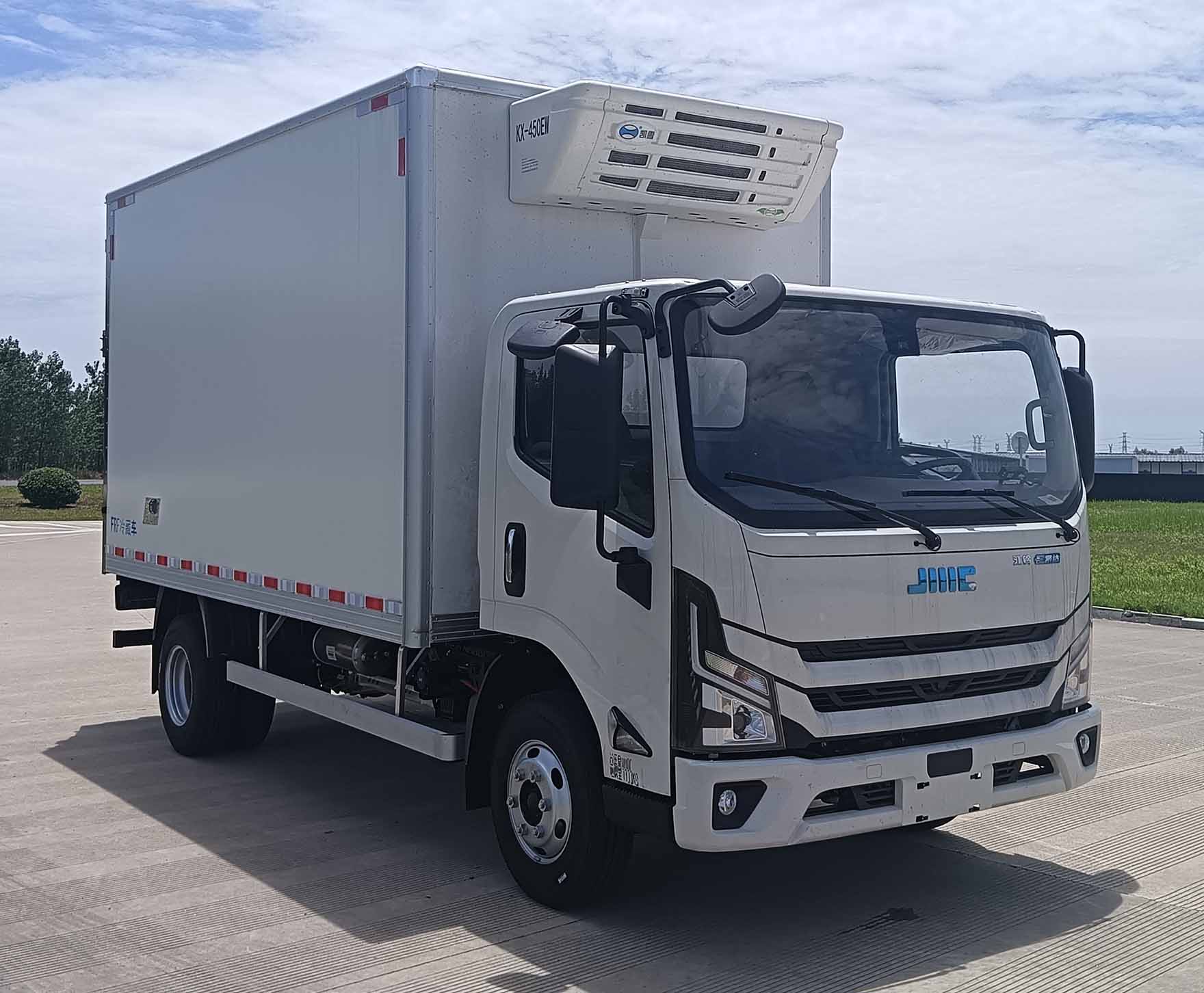 江铃牌JX5049XLCT0A2BEV纯电动冷藏车
