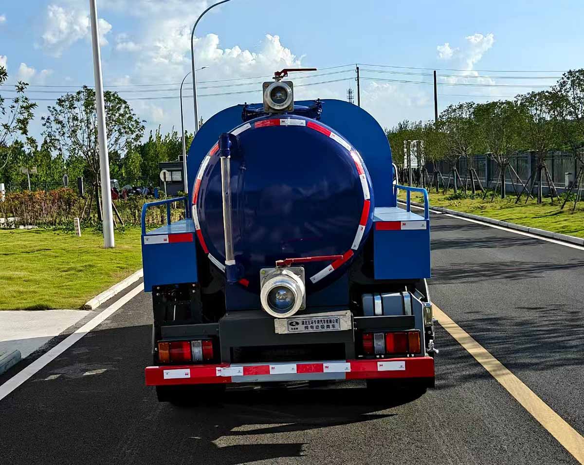 華通牌HCQ5040GXEDFDBEVCY純電動吸糞車公告圖片