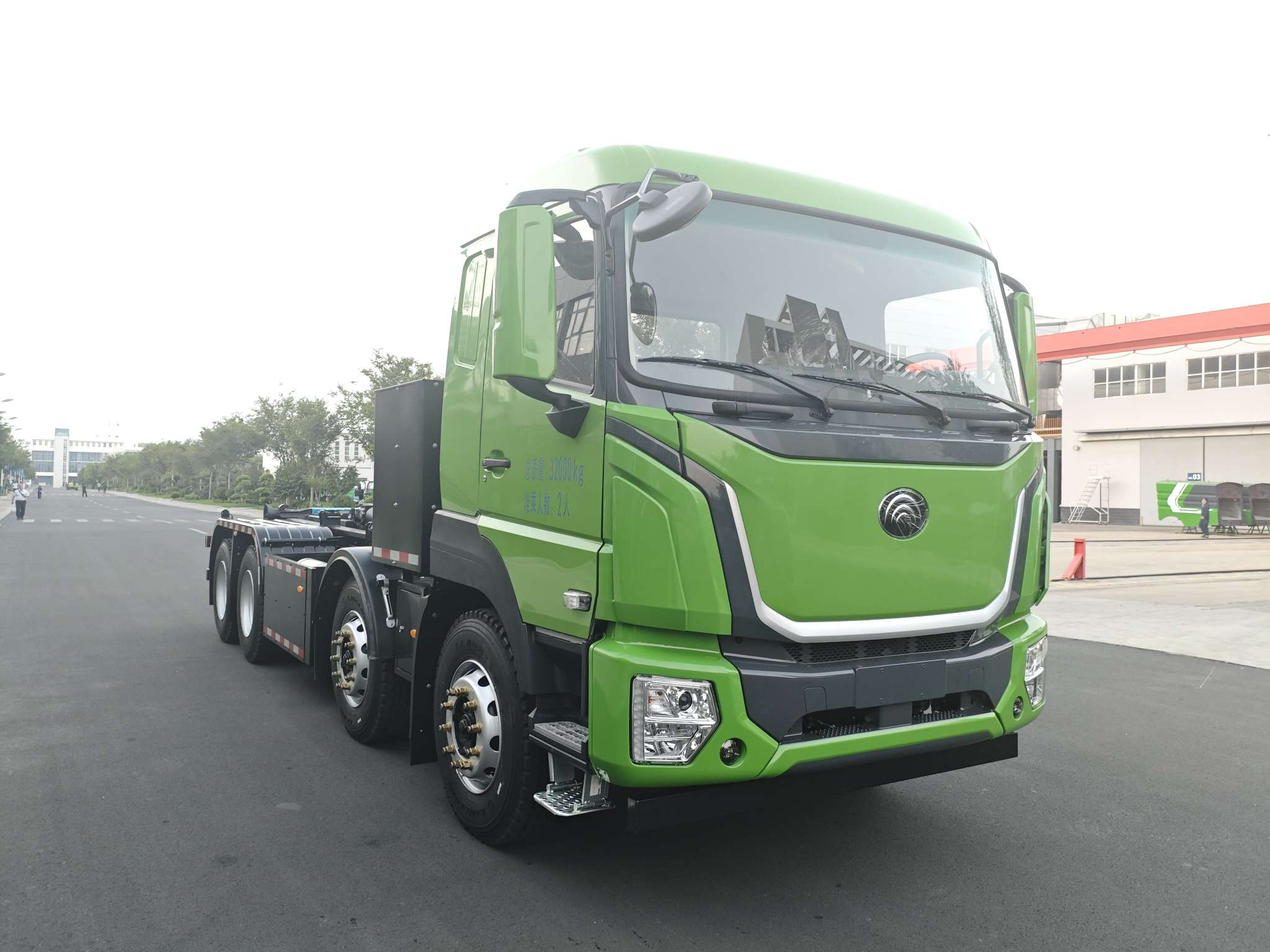 宇通牌YTZ5320ZXXD2BEV纯电动车厢可卸式垃圾车