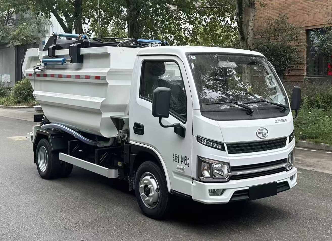 JHA5047ZZZSHCBEV 山花牌纯电动自装卸式垃圾车图片