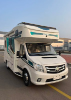 旅居车