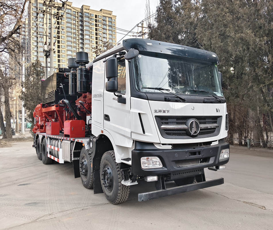 LTJ5390TYL250型压裂车图片