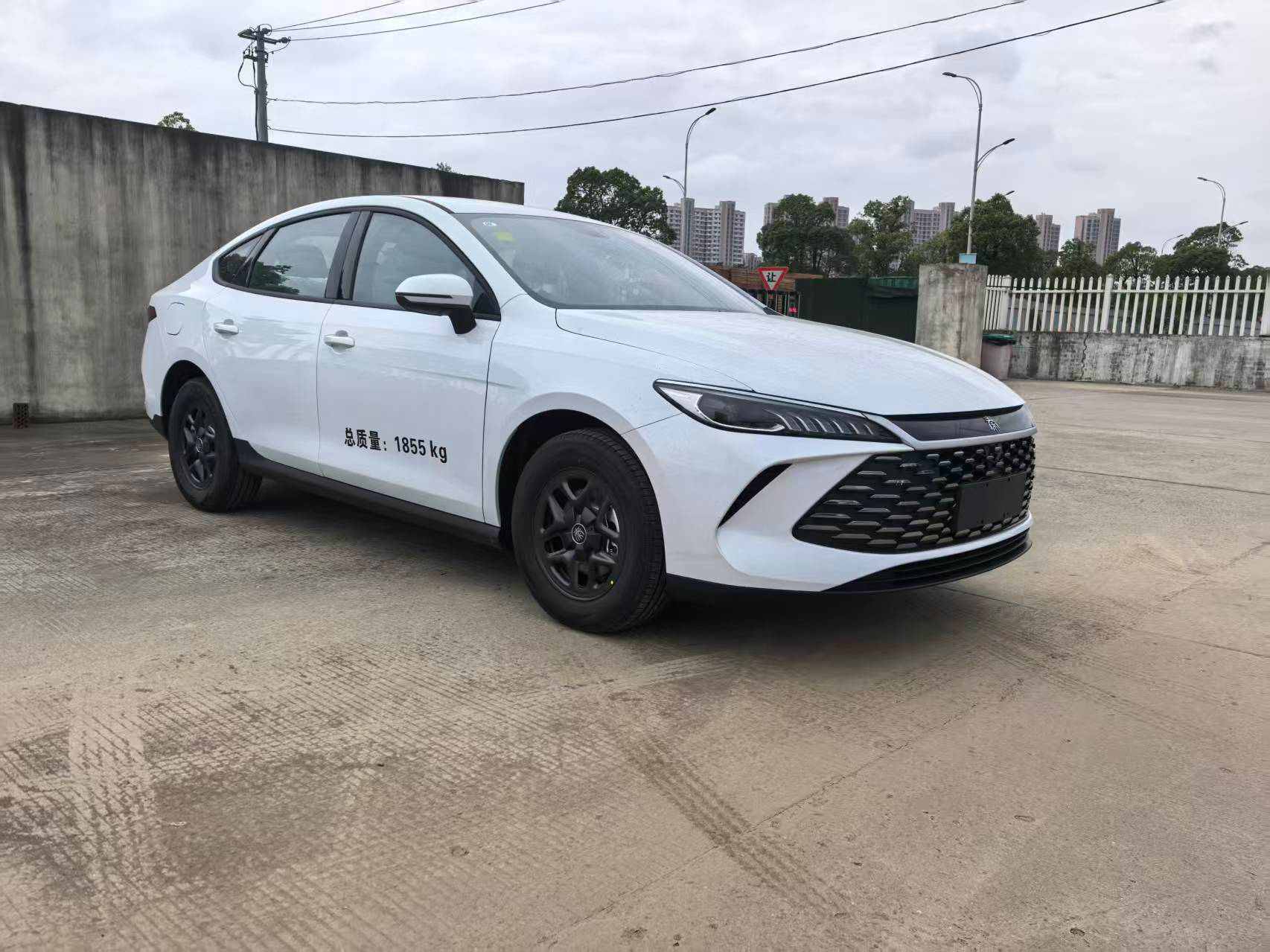 JQG5025XGJPHEV插电式混合动力工具车
