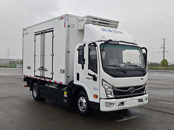 南骏牌NJA5040XLCFCEV燃料电池冷藏车
