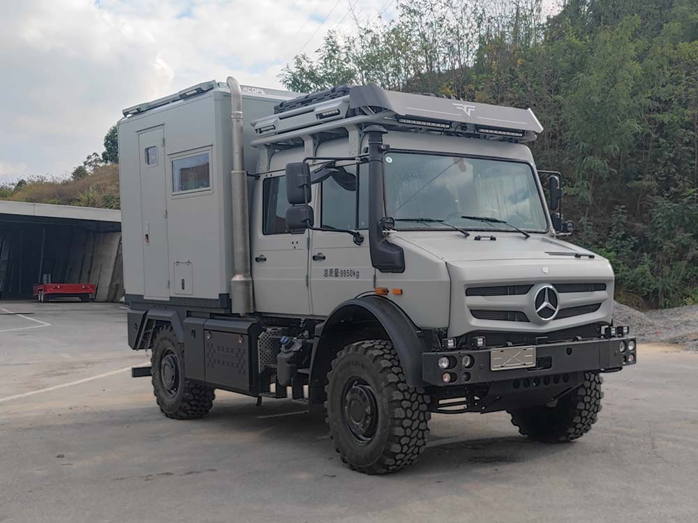 科摩多龙牌AKP5103XLJ旅居车