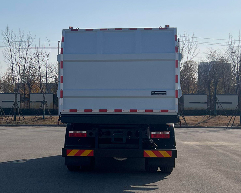 中植汽车牌CDL5180ZXLDFBEV纯电动厢式垃圾车公告图片
