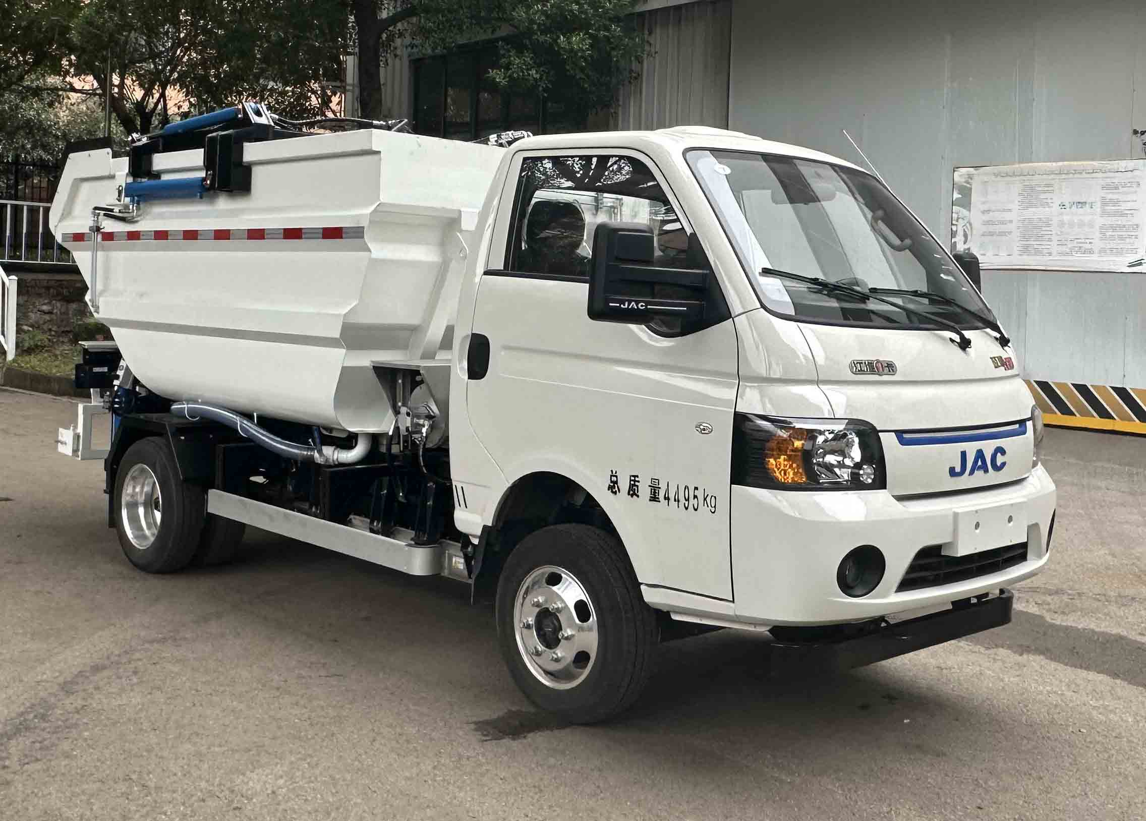 JHA5046ZZZHFABEV 山花牌纯电动自装卸式垃圾车图片