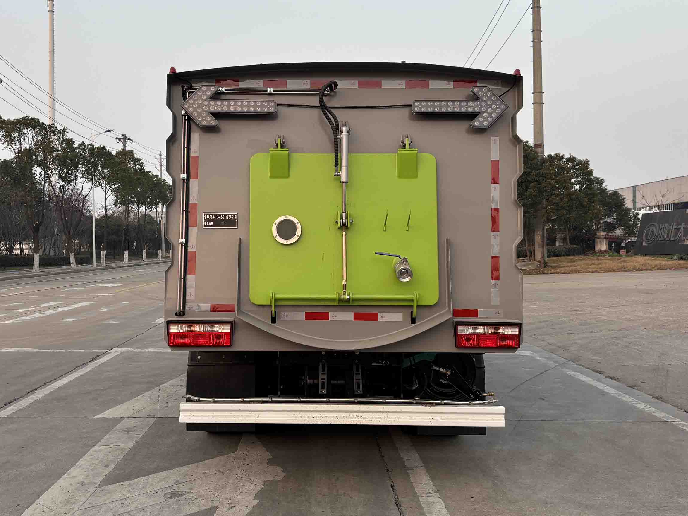 赛伯威牌ZCA5120TXSEQ6洗扫车公告图片