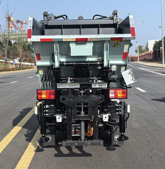 福田牌BJ5020ZZZEV-H2纯电动自装卸式垃圾车公告图片