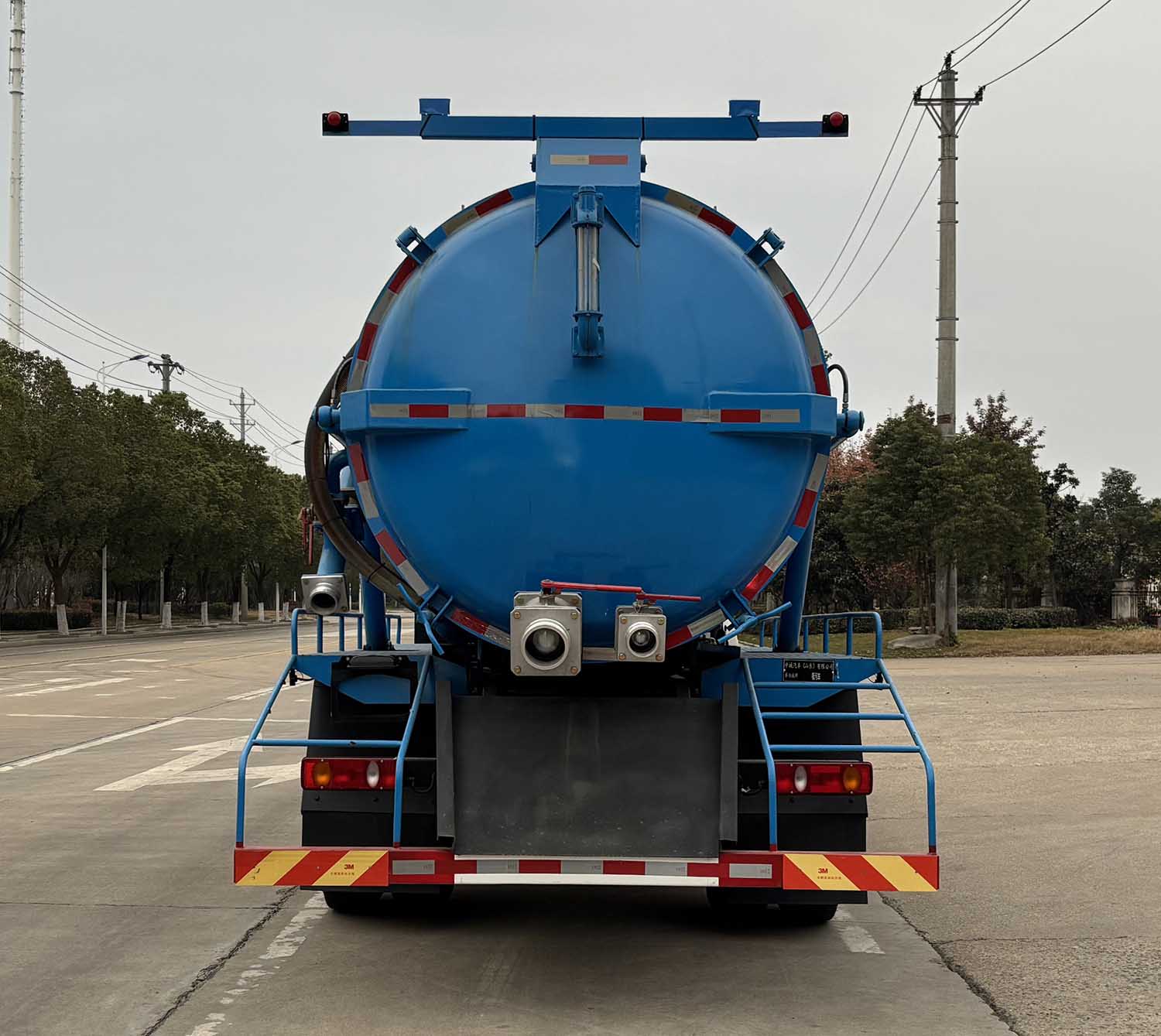 赛伯威牌ZCA5180GXWDF6吸污车公告图片