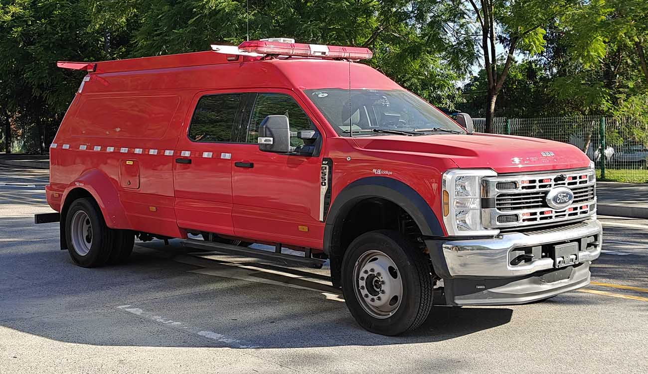 BRT5050TXFTZ600型通信指挥消防车图片