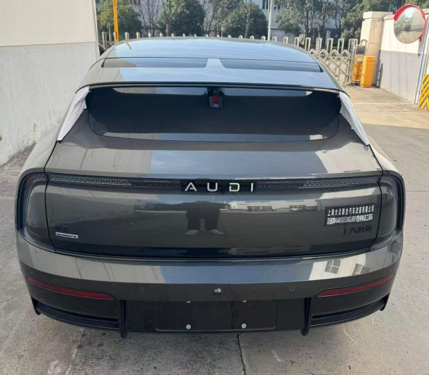 迈越牌AAR5033XGJBEV纯电动工具车公告图片