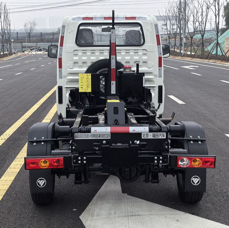 福田牌BJ5031ZXXEV-H1纯电动车厢可卸式垃圾车公告图片