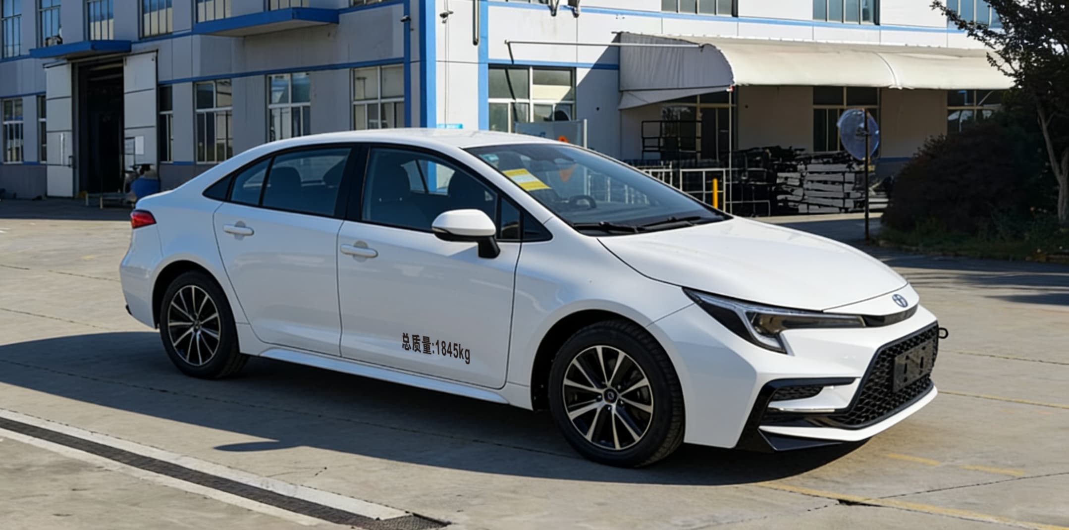 明诺牌MN5024XGJHEV17混合动力工具车