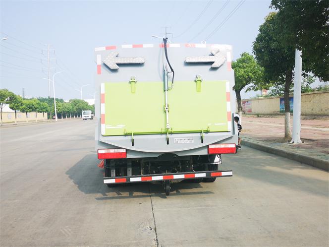 东风股份多利卡D6 DFZ5075TSL3CDF扫路车公告图片