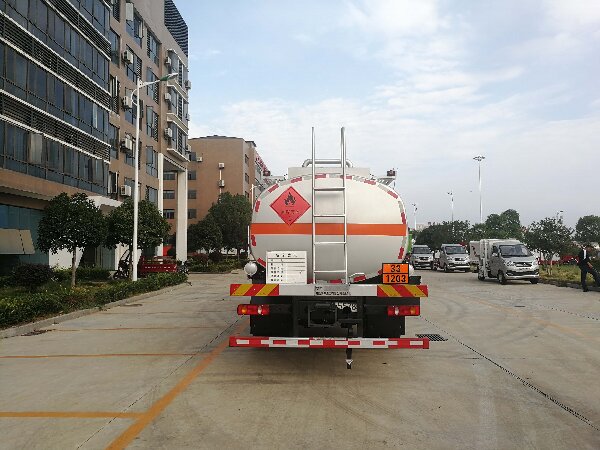 楚胜牌CSC5262GYYD6运油车公告图片