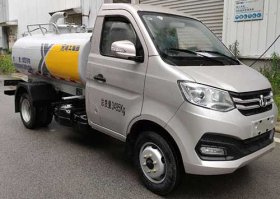 吸粪车