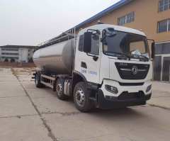 鲜奶运输车