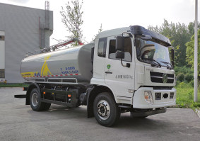 吸粪车