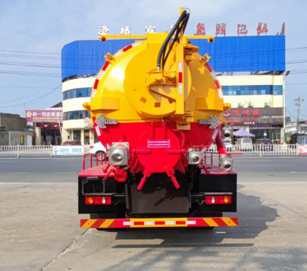 清洗吸污车图片